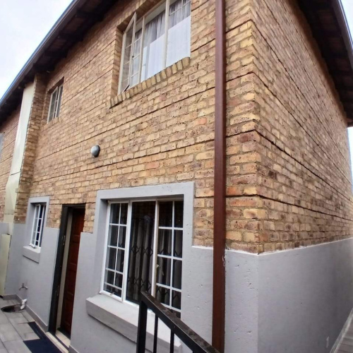 3 Bedroom Townhouse for sale in Annlin